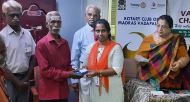 Eye Camp - Spectacle distribution at Porur - 9th August 2022